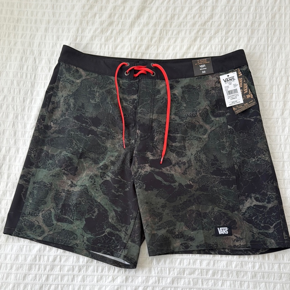 Vans Men's Black and Green Camo Board Shorts